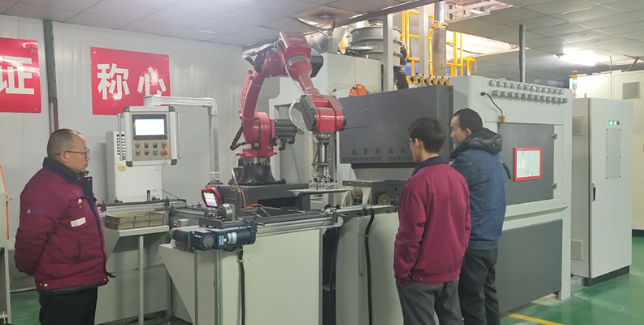 陇南自动喷砂机选型要点，看完少走弯路。